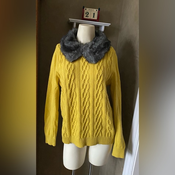 Lands’ End Cable-Knit Crewneck Women’s Sweater Collar faux fur, size M( 10/12) - Picture 9 of 10